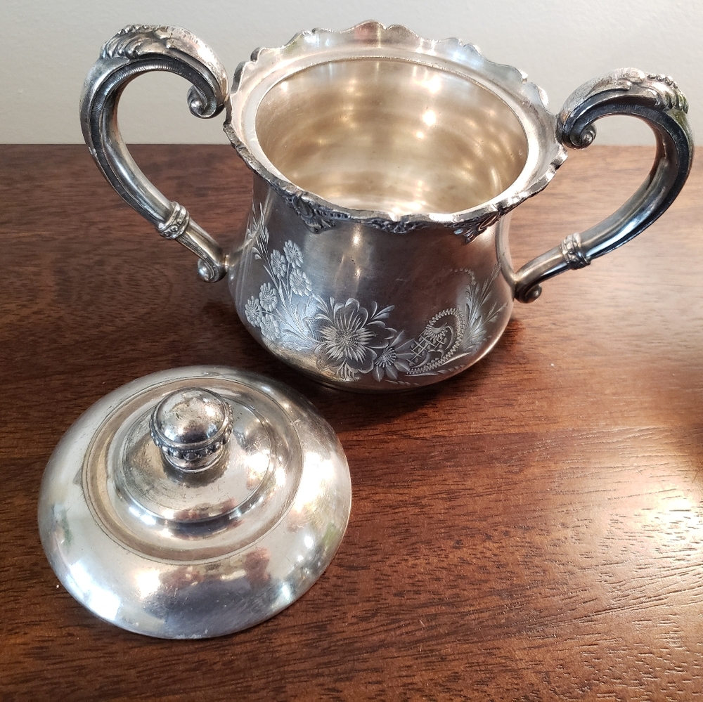 Vintage Floral Engraved 4 Piece Set - Picture 15 of 16